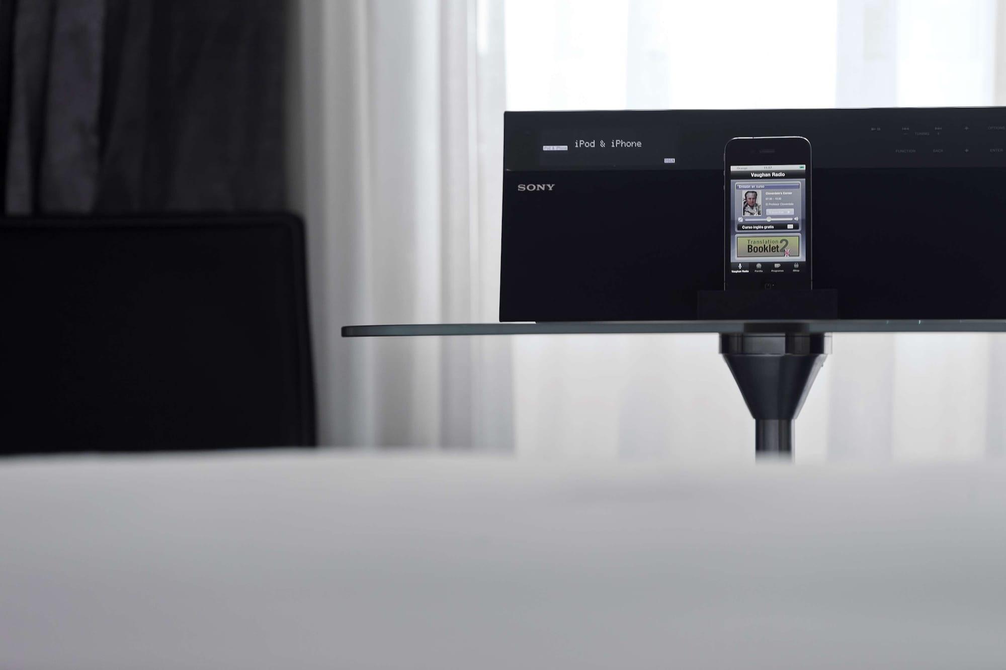 Hotel Lopez De Haro Bilbao Exterior photo The Apple Remote Dock