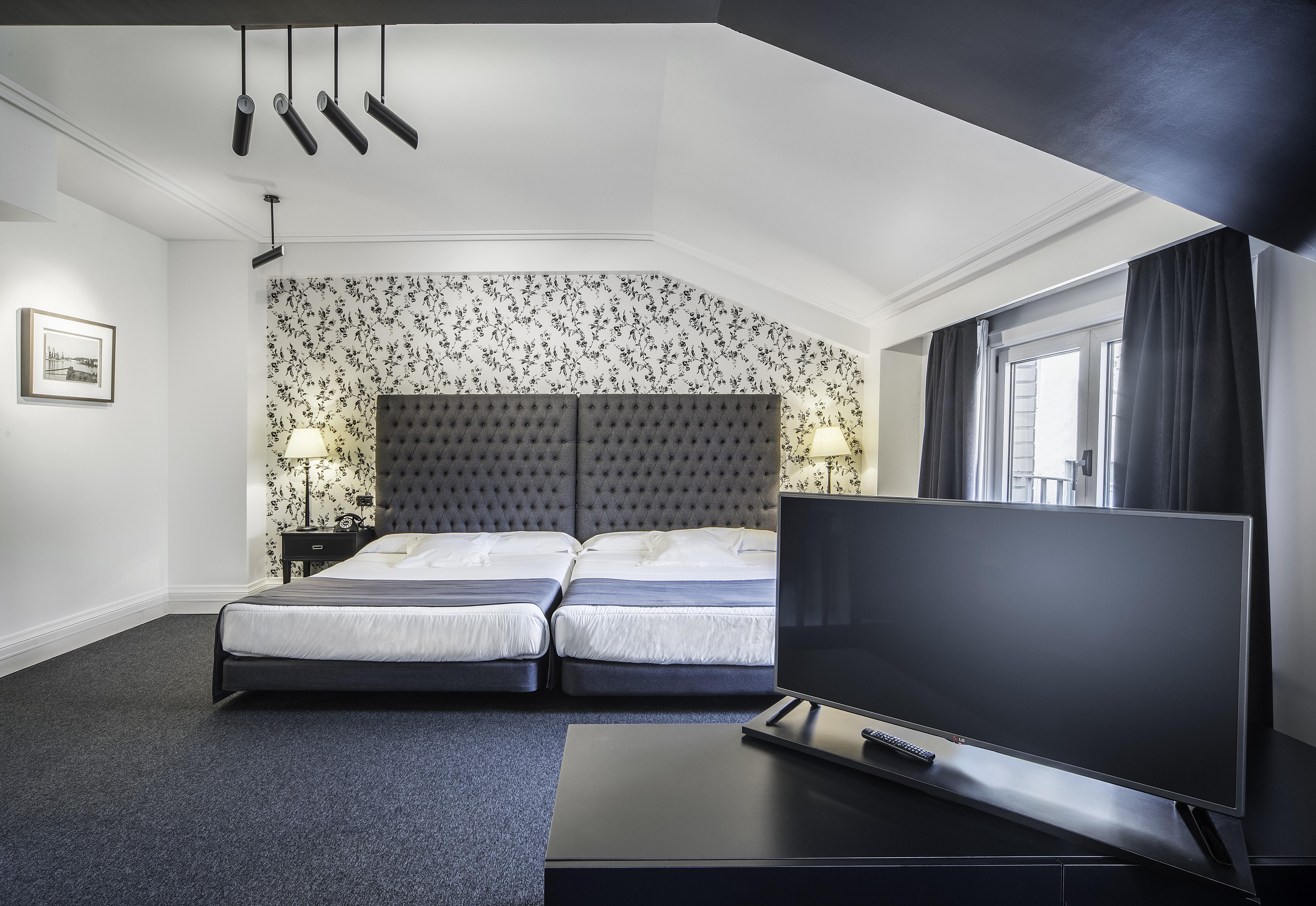 Hotel Lopez De Haro Bilbao Exterior photo A room at the hotel