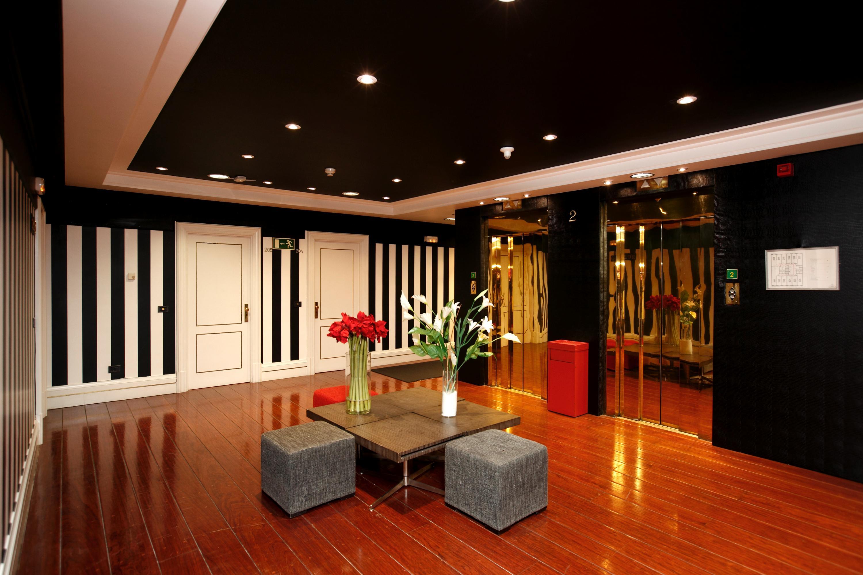 Hotel Lopez De Haro Bilbao Exterior photo Lobby