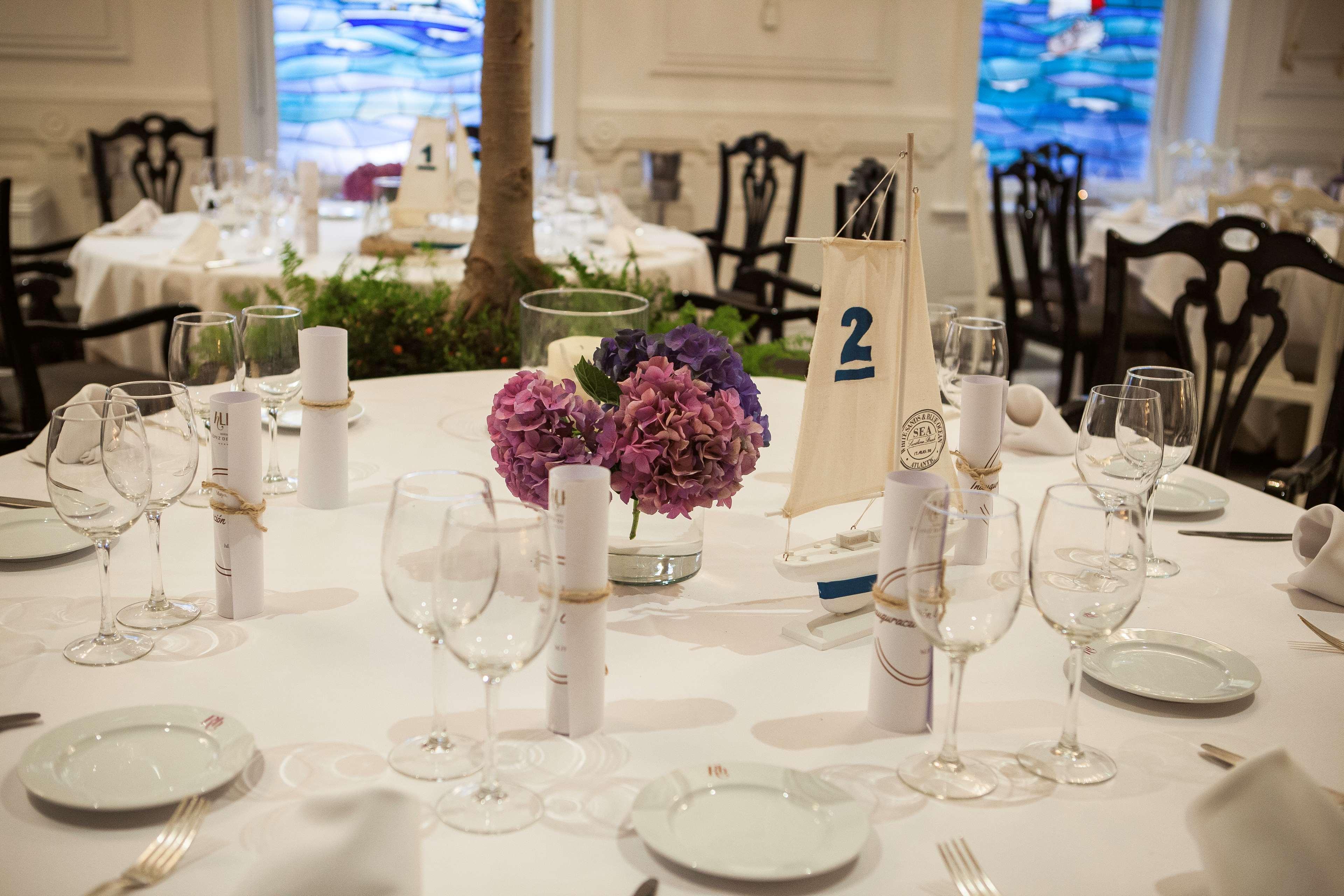 Hotel Lopez De Haro Bilbao Exterior photo A table at a wedding reception